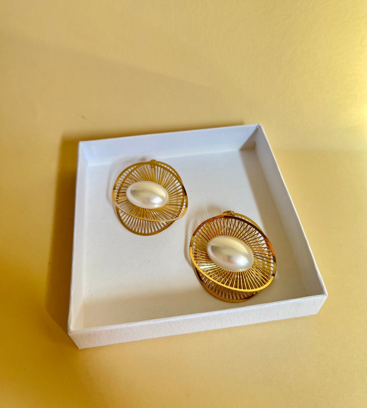 Orecchini “Oval white”