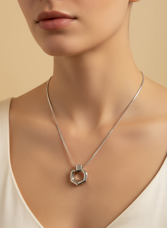 Collana “Hexa shine”