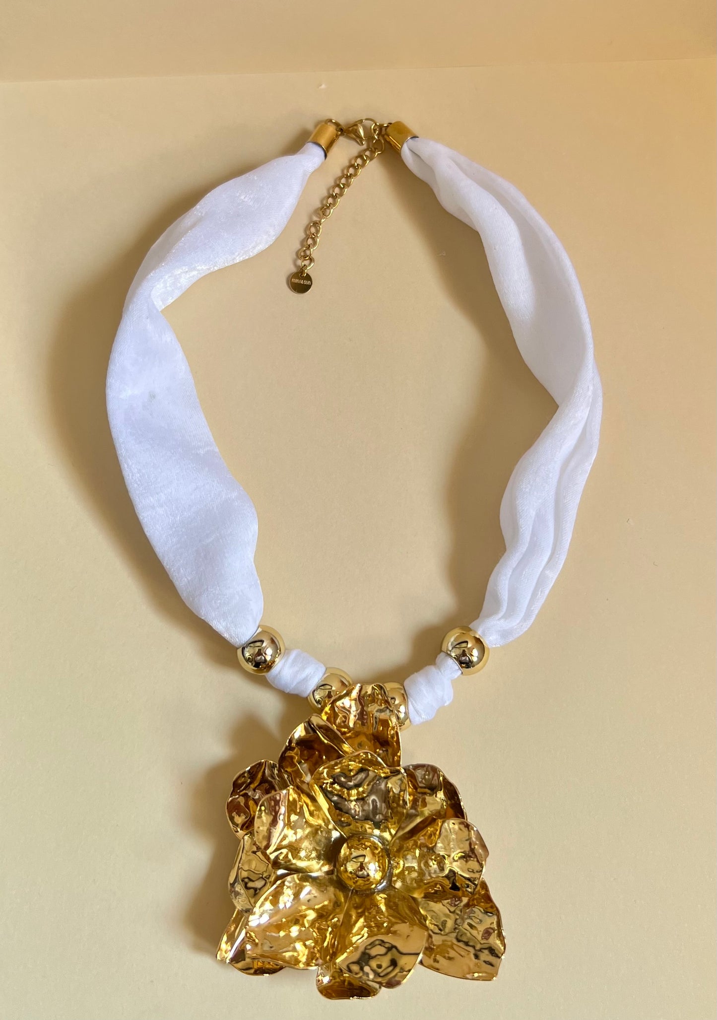 Collana “Fiore Dorato”