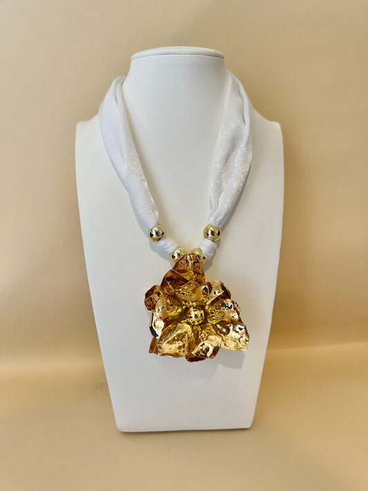 Collana “Fiore Dorato”