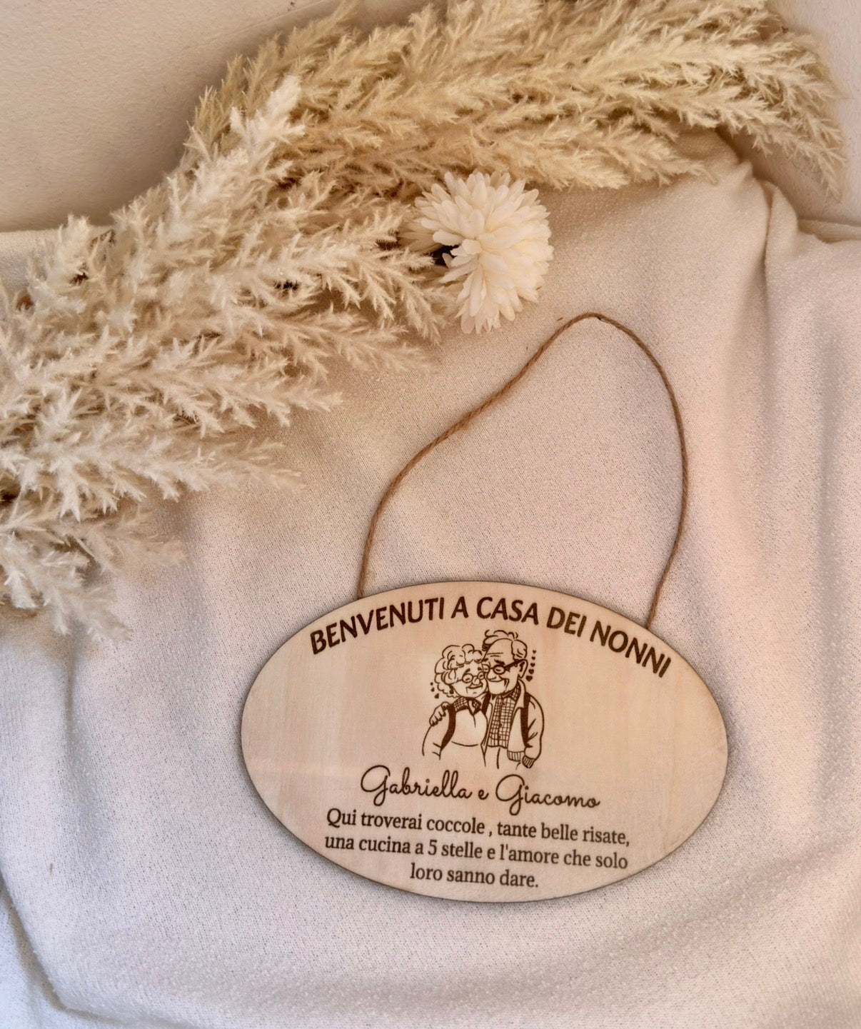 Targhetta in Legno “Benvenuti a Casa dei Nonni” – Personalizzabile
