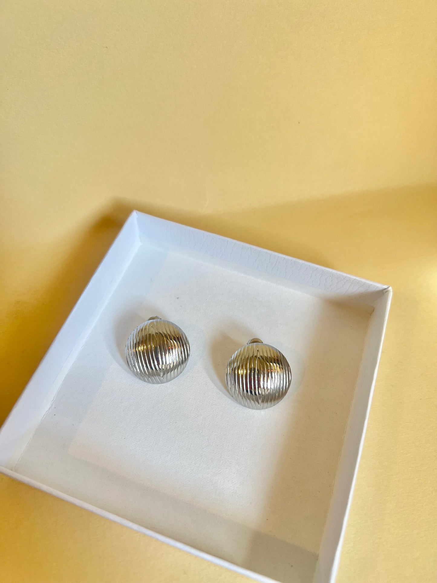 Orecchini “Buttons”