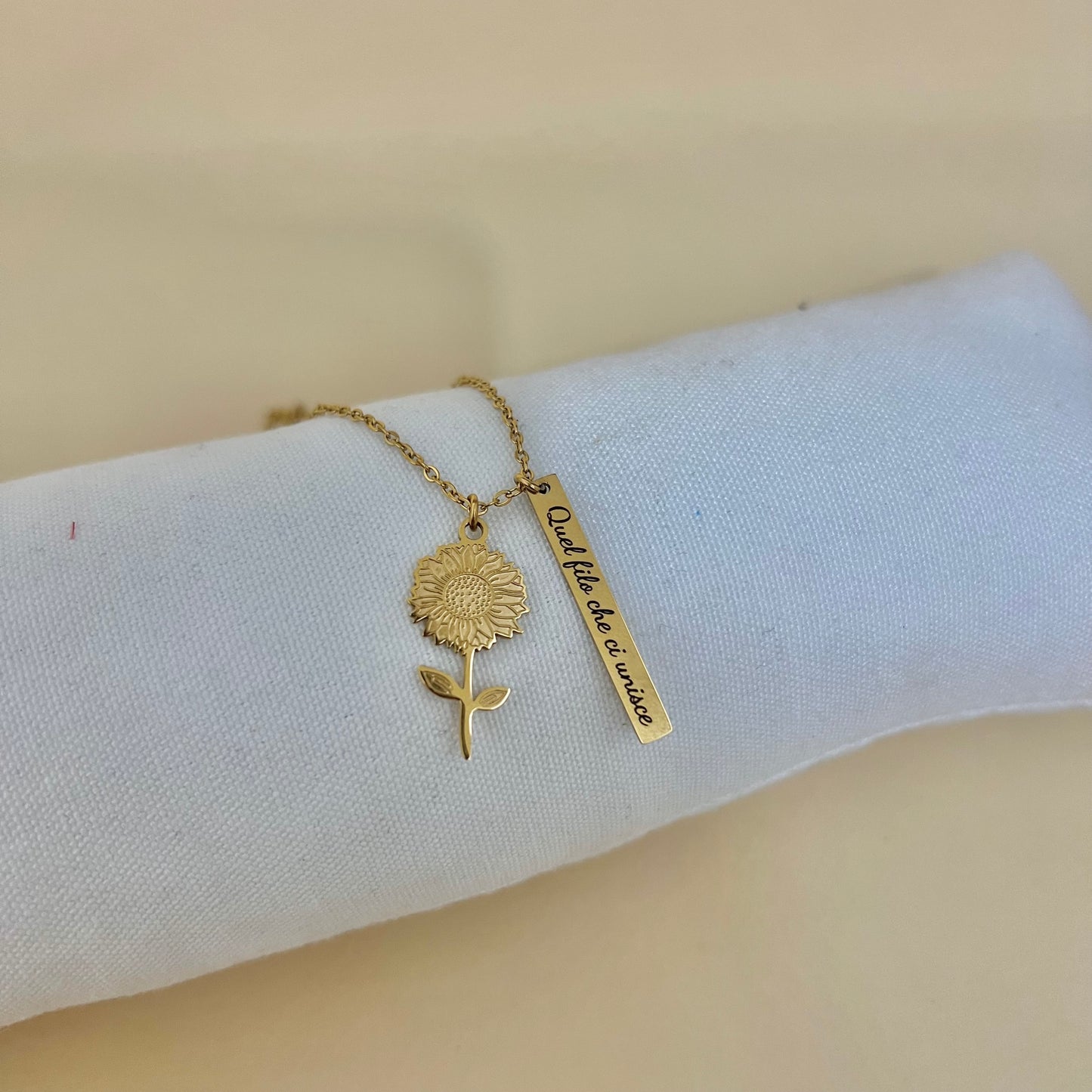 Collana “Girasole+ targhetta”