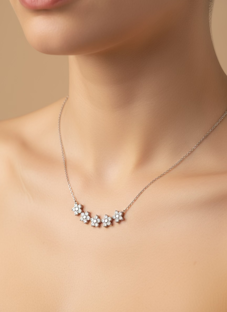Collana “Fiori zirconati”